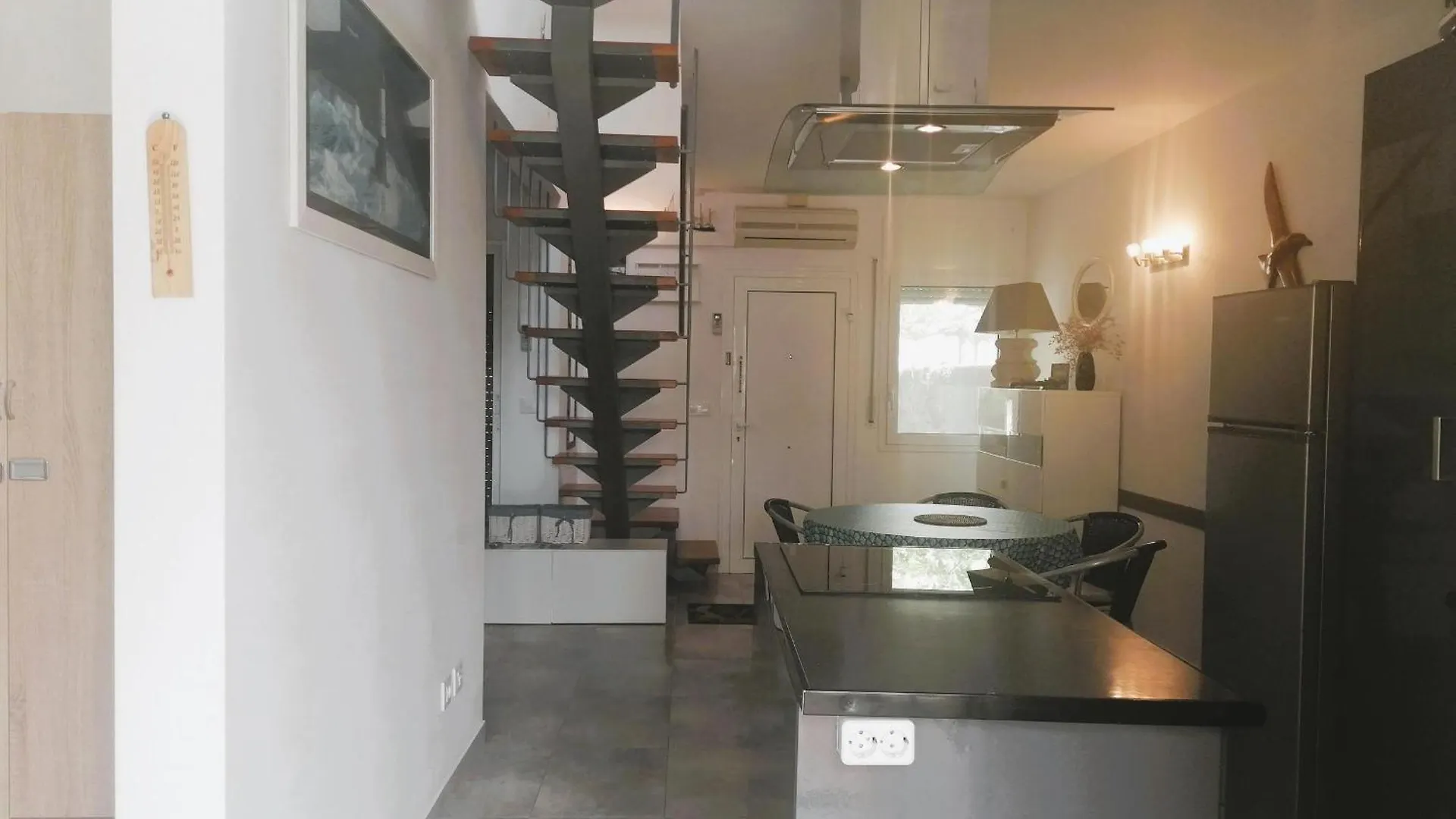 Casa Espaciosa En Roses: Ideal Para Senderismo, Ciclismo, Y Deportes Nauticos. ¡Relajate En Plena Naturaleza! - Es-258-127